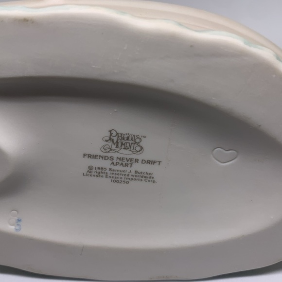 Vintage precious moments “Friends Never Drift Apart” figurine. - Picture 3 of 6